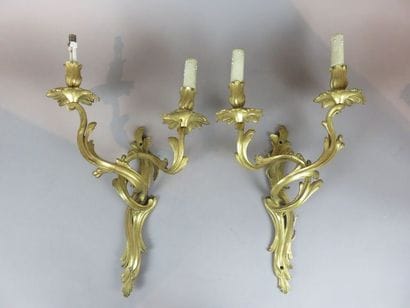Paire d'appliques en bronze ciselé et doré...