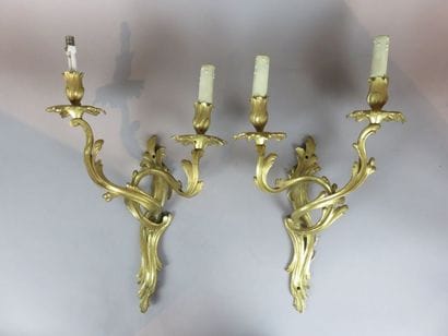 Paire d'appliques en bronze ciselé et doré...