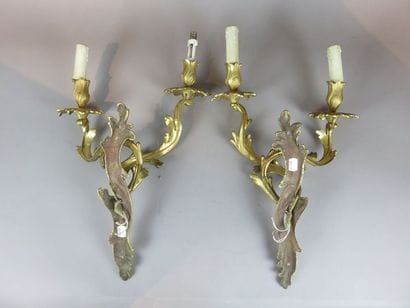 Paire d'appliques en bronze ciselé et doré...