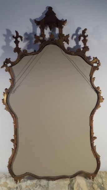 ENGLISH Glass with glazed panels and reserves...