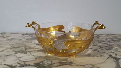 Crystal bowl with star-shaped cut bottom,...