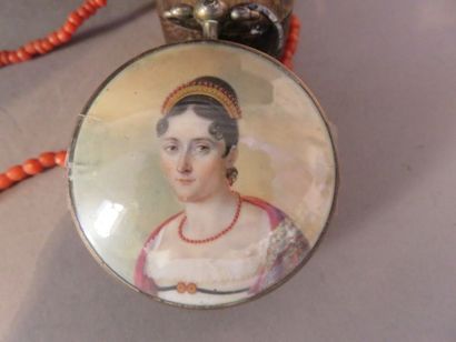Set comprising two miniatures on ivory forming...
