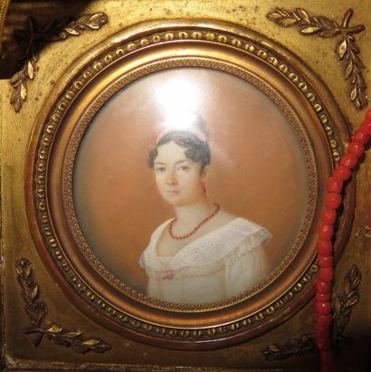 Set comprising two miniatures on ivory forming...