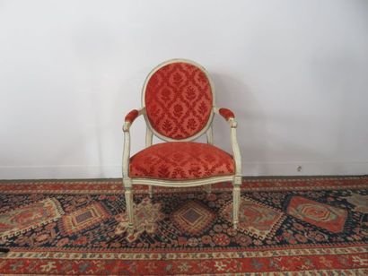 White lacquered wood armchair with medallion...