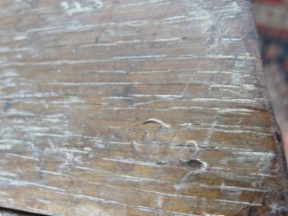 Pair of mahogany corners, speckled mahogany...