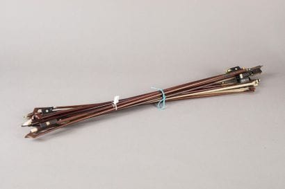Set of 13 violin bows 4/4 and 3/4, made of...
