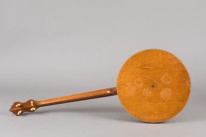 4-string banjo in the American style 