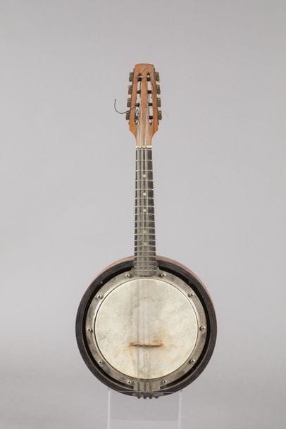 Banjo mandolin with 8 strings made in Paris...