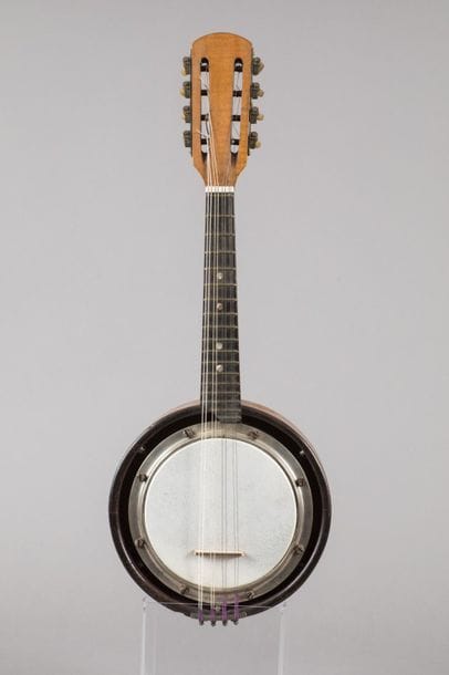 Small banjo from the 30's made in Mirecourt...