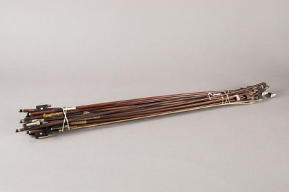 Set of 20 violin bows of all sizes, made...