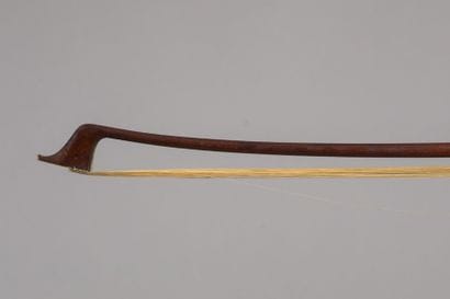 Archet de violoncelle de l’atelier 