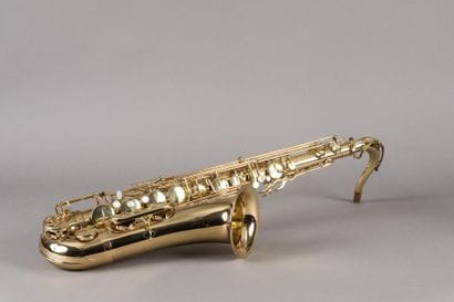 Très beau saxophone ténor de marque “SELMER”...