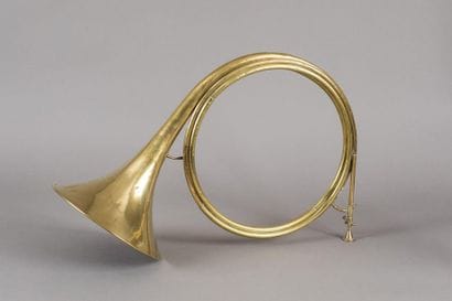 Une trompe de chasse “J.T.L. 68bis rue Réaumur...