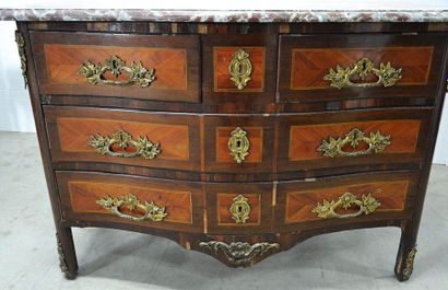 Chest of drawers in rosewood marquetry, fillets...