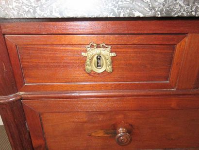 Chest of drawers in mahogany and chenille...