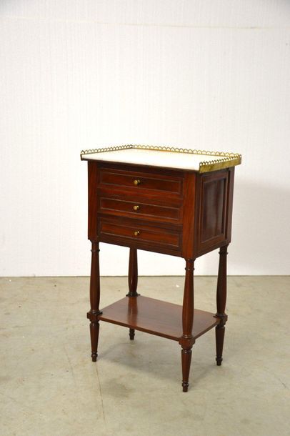 Mahogany and mahogany veneer chiffonnière....