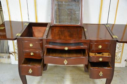 Mahogany dressing table, curved on the front...