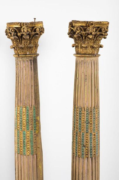 Pair of gilded and gilded wood columns, Corinthian...