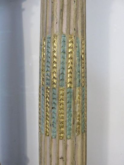 Pair of gilded and gilded wood columns, Corinthian...