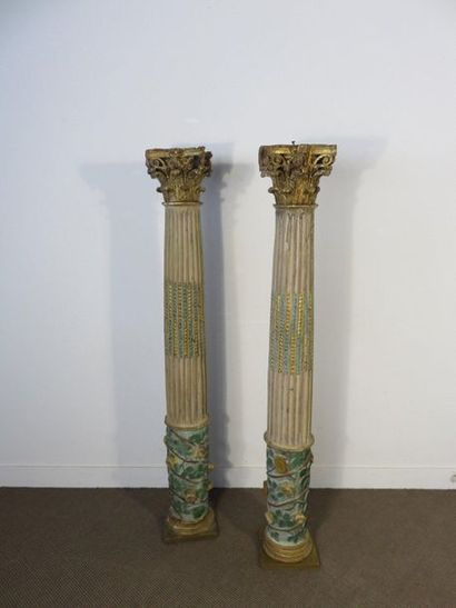 Pair of gilded and gilded wood columns, Corinthian...