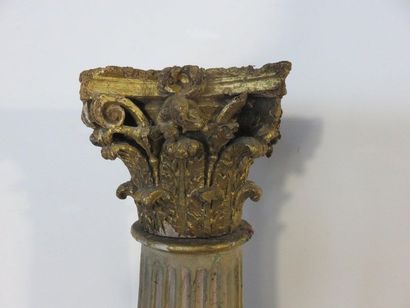 Pair of gilded and gilded wood columns, Corinthian...