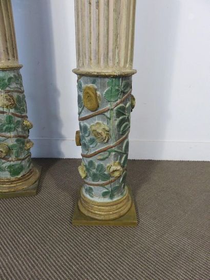 Pair of gilded and gilded wood columns, Corinthian...