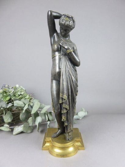 James PRADIER, 1790-1852 Phryné Bronze argenté...