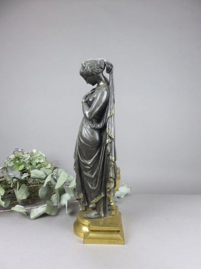 James PRADIER, 1790-1852 Phryné Bronze argenté...