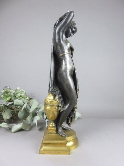 James PRADIER, 1790-1852 Phryné Bronze argenté...