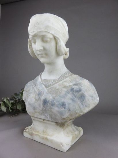 Buste de jeune femme en albâtre - Début du...