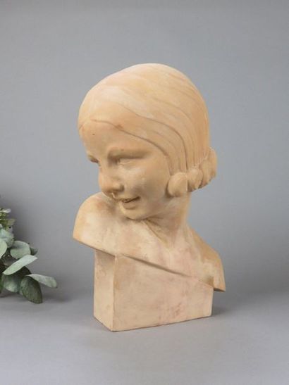 GUERO, XXe siècle Buste de femme de léger...