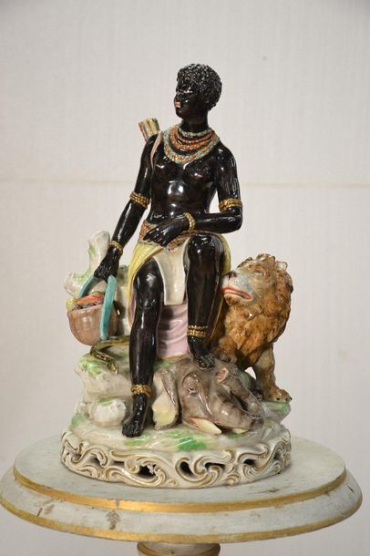 Important groupe en porcelaine polychrome...