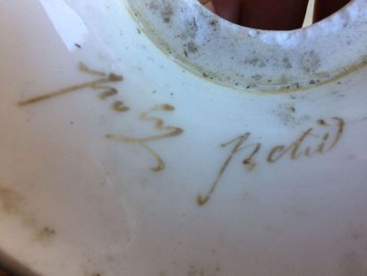 Importante garniture de cheminée en porcelaine...
