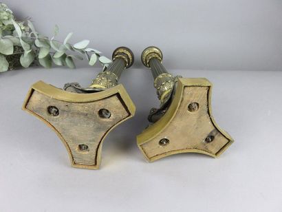 Paire de bougeoirs en bronze argenté, doré,...