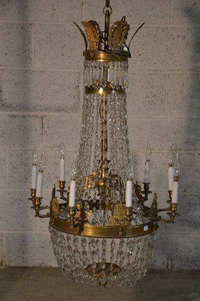 Important lustre en bronze et perles facettées...