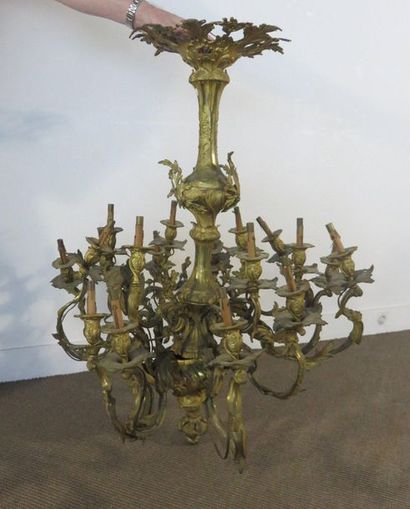 Important lustre en bronze ciselé et doré...