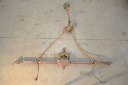 Rare suspension de château en acajou, bronze...