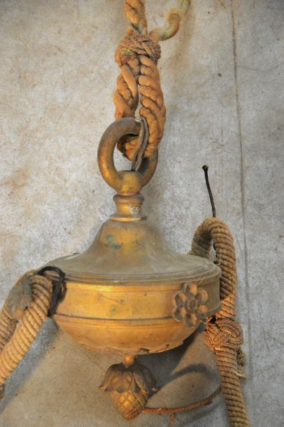 Rare suspension de château en acajou, bronze...