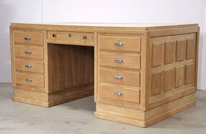 Cabinet de travail en chêne comprenant un...