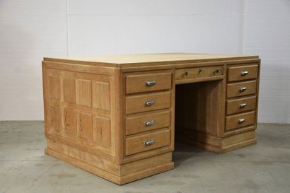 Cabinet de travail en chêne comprenant un...