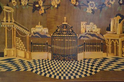 Secrétaire en marqueterie sur fond de sycomore...