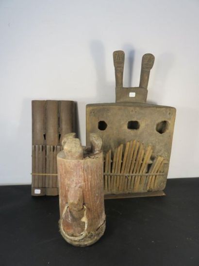 LOT DE TROIS INSTRUMENTS de musique : PETIT...