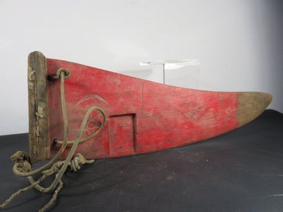 BOAT BOW? Red painted wood, engraved decoration....