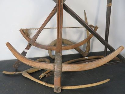 LOT of TWO ARCS and FOUR ARBALETS.