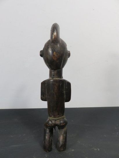 Male RELIQUAL STATUS. Wood with a patina...