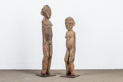 COUPLE OF STATUS: - MALE STATUS. Heavy wood,...