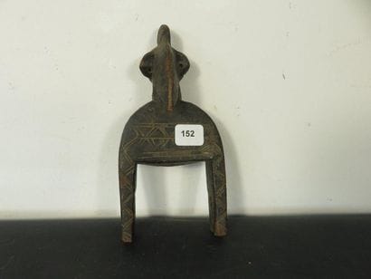 WEAVING PULLEY: Bird's head. Wooden engraved...