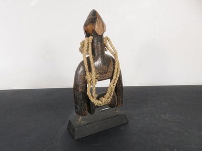 LOOM PULLEY. Wood with a shiny patina. Small...