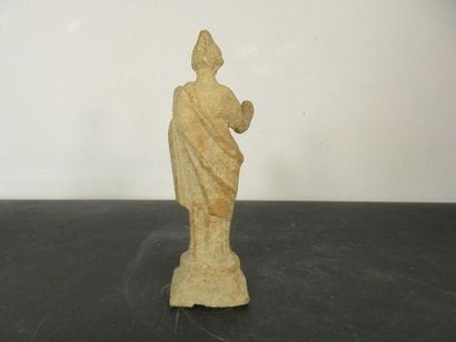 STATUETTE. Terre cuite. Divinité debout,...