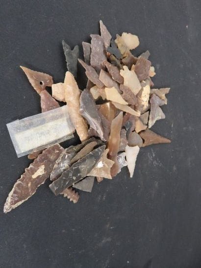 LOT : NEUF PETITS GRATTOIRS dentelés. Environ...